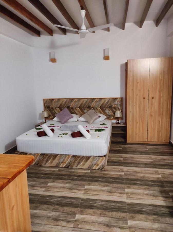 Cowry Inn Фулидхоо Экстерьер фото